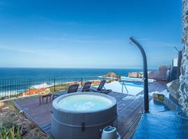 Villa das Escaleiras with Pool and Jacuzzy, hotel in Porto Moniz