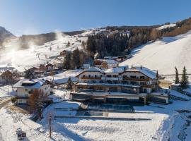 克里斯托夫酒店，位于瓦尔道拉的酒店