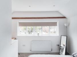 Cosy & Luxury 2BR Flat in Calverton, hotel i Calverton