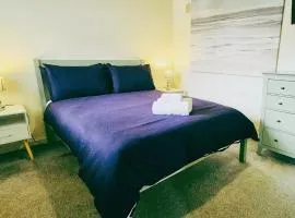 Comfy 3BR Flat on Quiet Street in Wollaton