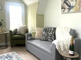 Luxurious City centre flat with off-street parking