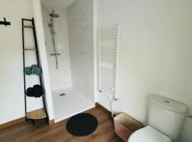 L'R du Phare maison à 150 mètres de la plage, hotel i Gravelines