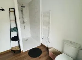 L'R du Phare maison à 150 mètres de la plage