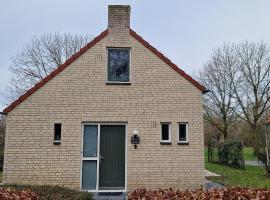 Lakefront Cottage Gelderland BBQ & tuin 6pers, hotel a Ewijk