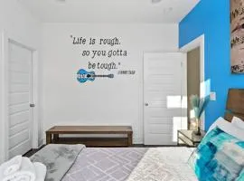 10m to DT-HotTub/Pool TB/Karaoke -Johnny Cash HM