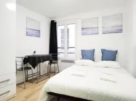 Studio Near Metro & Marais & Hotel de Ville & Seine