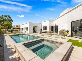 The Lighthouse- Monthly 5 bd 4 bth Pool & Spa