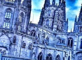 Atuaire Home Los Arcos en el centro histórico de Burgos