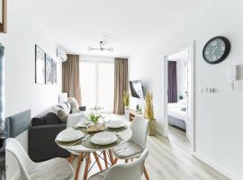 SkyTravel 27 Apartament Pileckiego Nowy Dwór Mazowiecki Airport Modlin 24H, hotel v destinaci Nowy Dwór Mazowiecki