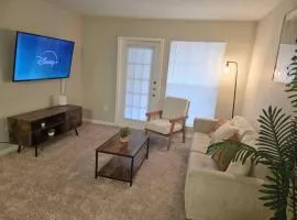 Beige 1Bed 1Bath NRG at 5 min walk Free Parking