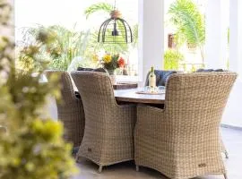 Goudhaen Luxury Private apartments Jan Thiel Beach