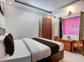 Collection O Uttaranchal University Premnagar, hotel in Jhājra