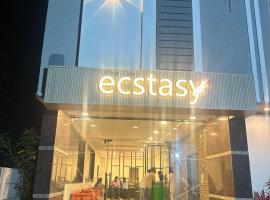 HotelEcstasy, hotel in Shamshabad