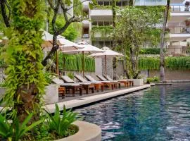 Stylish 2BR Resort Condo with Seaview Surin
