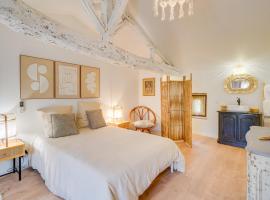 Dans un écrin de verdure aux portes BORDEAUX, Hotel in Tresses