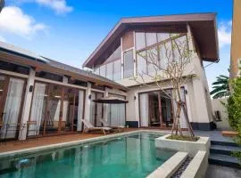 Stylish 3BR Private Pool Villa • Bang Tao Phuket