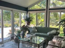 Grimsby Lakeside Vacation Home