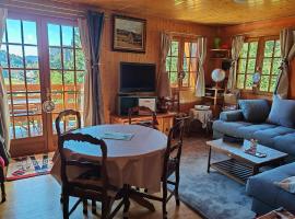 Chalet Le Mouflon Lioran, хотел в Laveissière