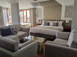 Hotel Fundador by Robles