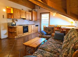 Attico Lagorai - Alpine Stay Apartments, hotel i Ziano di Fiemme