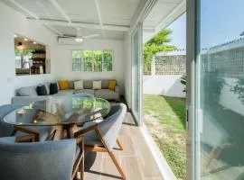Casita Walk to Surf and Town