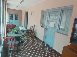 La Casona Hostel CUENTA OFICIAL, hostel σε Bermejo