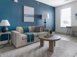 Landing Stunning 1BD Pool Gym