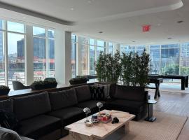 Bright, Modern Studio in White Plans, hotel a White Plains