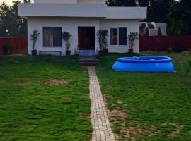 Peace farm, hotel a Hīr