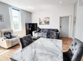 Stylish & Modern 2BR Flat nr Nottingham City Centre