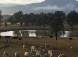 Starline Alpacas Farmstay Resort, resort a Broke