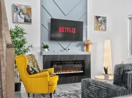 Spacious 4 Beds Sleeps 8 Near Airport Family Home