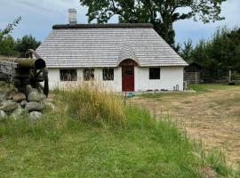 Historisk Hus Fra 1777 På Læsø, ξενοδοχείο με υδρομασάζ σε Byrum