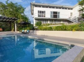 Kalma - 2 Bedroom Villa with Infinity Pool, hotel i Santander