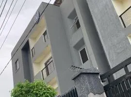 1313 Luxury Apartment