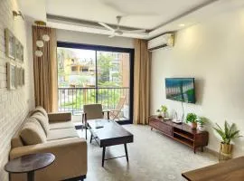 Cozy 1BHK Apartment in Candolim with Pool, WiFi & Balcony perfect for Workations and Holidays