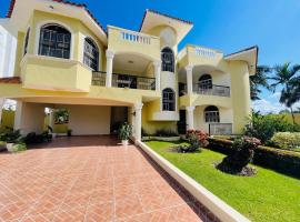 360 View House with Private Pool Jacuzzi and Terrace, отель в городе Puerto Plata
