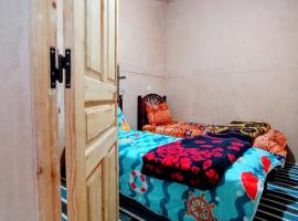 Auberge le calme restaurante, Hotel in Bou Tharar