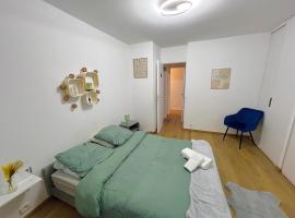 Chambre Rivage, Paris, Créteil Soleil, Lac, отель в Кретее