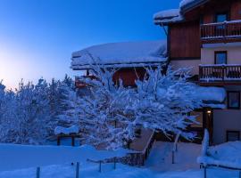 Appartement rénové au pied des pistes avec piscine, sauna, linge inclus et animaux acceptés，位于弗吕梅的酒店