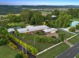 Coastview Manor - Family Hinterland Retreat