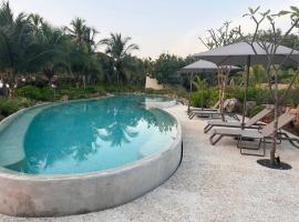 Luxury Oceanfront Escape, hotel a La Majahua