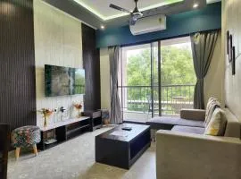 Family-Friendly 2BHK with Mangrove Views - Pool Access, Balcony in Candolim