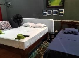 Surá House Corcovado Habitaciones privadas with AC, ξενώνας σε Puerto Jimenez