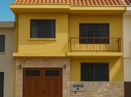 Casa centro histórico de Cuenca para grupos grandes de 4 a 56 personas