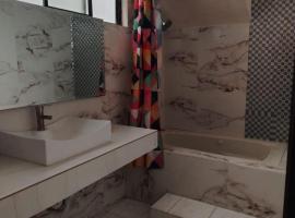 Well located residence south of Saltillo, hotel v destinaci Saltillo