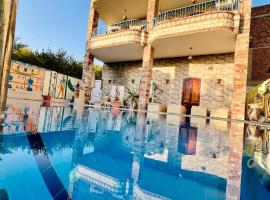 KR Hotel, hotel con estacionamiento en Luxor