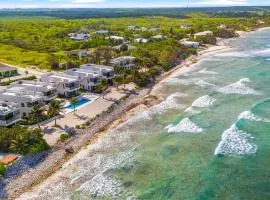 Silver Reef 1 Luxury 2BR Beachfront Retreat with Pool