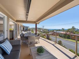 Beachfront Luxury - Games Room & Beach Essentials!, отель в городе Форстер