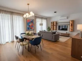 Elegant 2BR Seaside Stay, Balluta Bay Oasis P2